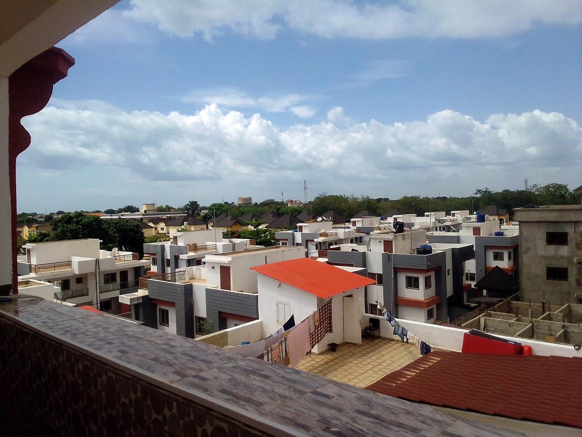 Barakah Estate Apartments Serrekunda Exterior photo